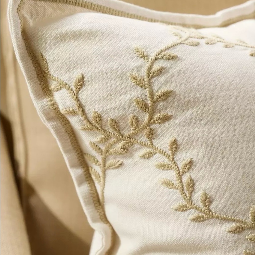 Set of 2 - New - Serena and Lily Hathaway Pillow Cover Cream Accent - Picture 3 of 5